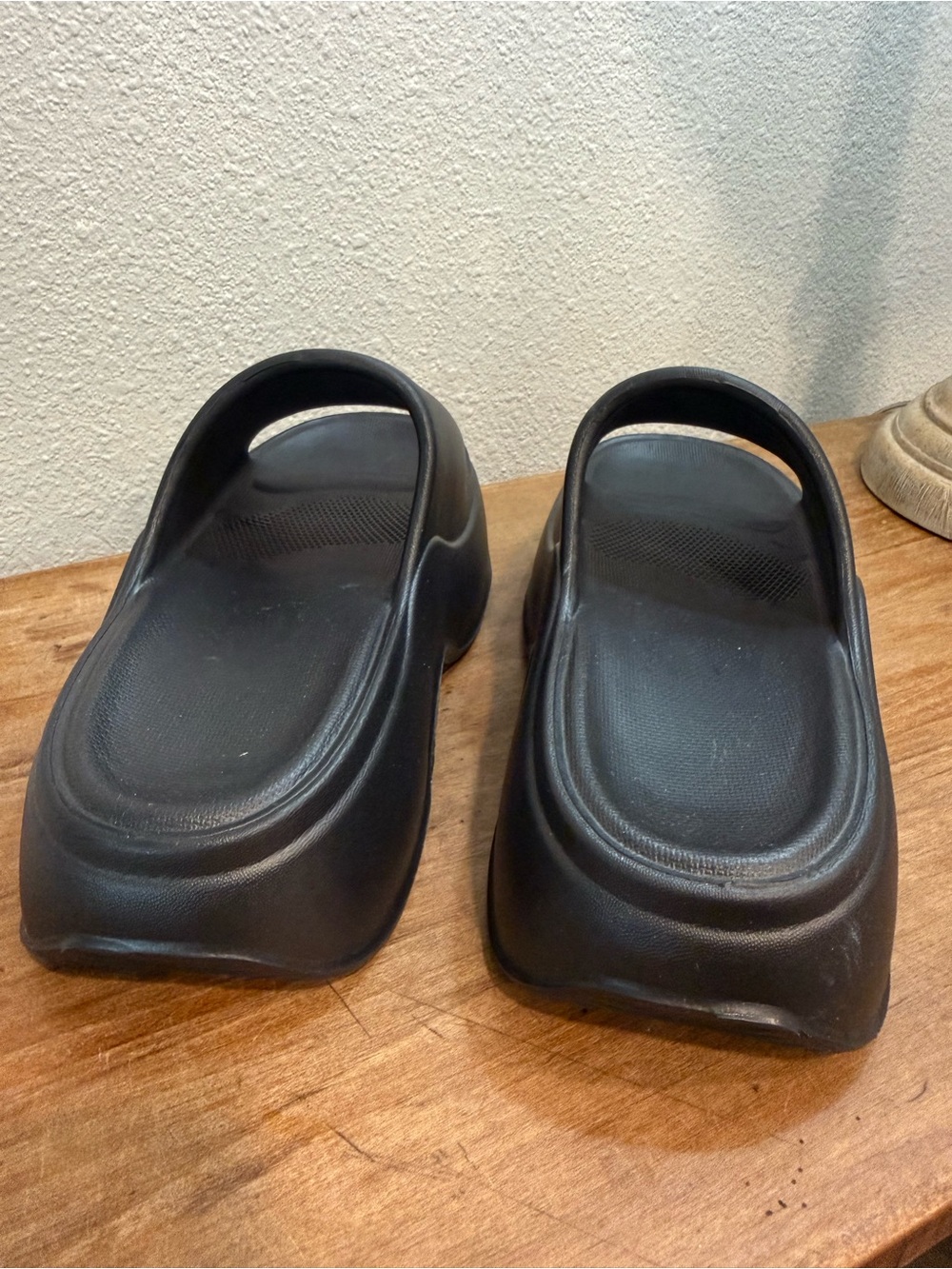 Black Platform Cloud Slide Sandals Women’s US 7 EU 38-39 Chunky Comfort Slides - Picture 4 of 7